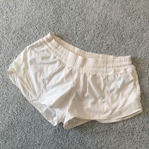 White Lululemon Hotty Hot Shorts Size 6 2.5”